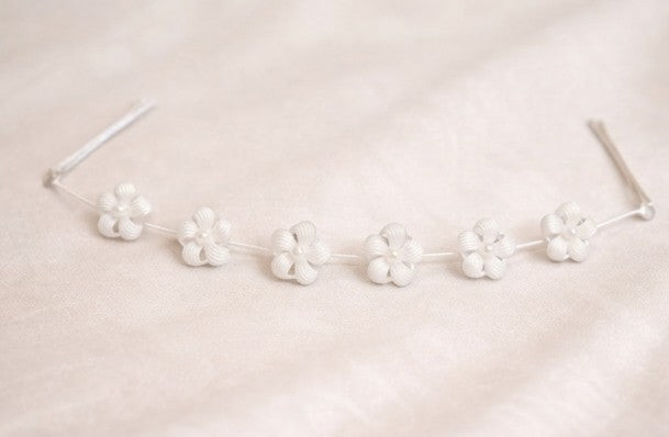 Diadema primavera blanca